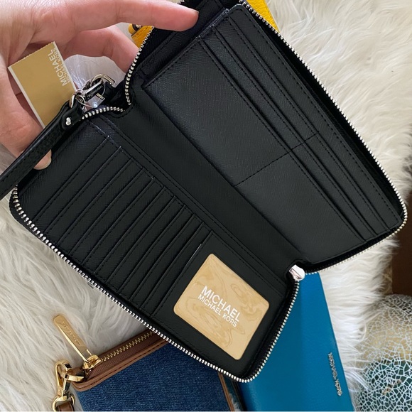 New Michael Kors jet set travel large continental wallet - Picture 12 of 16